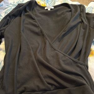 Black V-neck long sleeve ribbed shirt